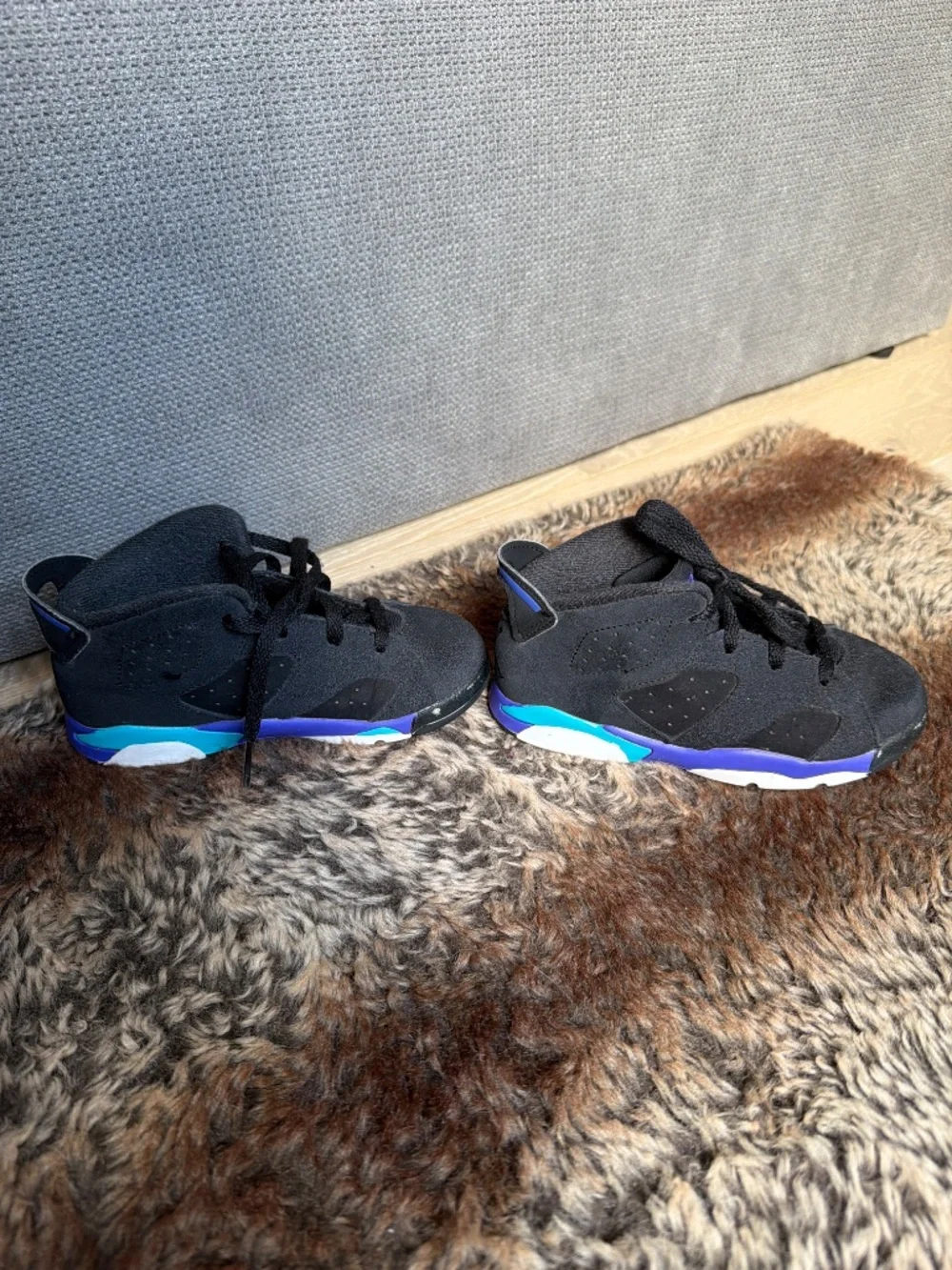 Jordan 9.5 boy shoes